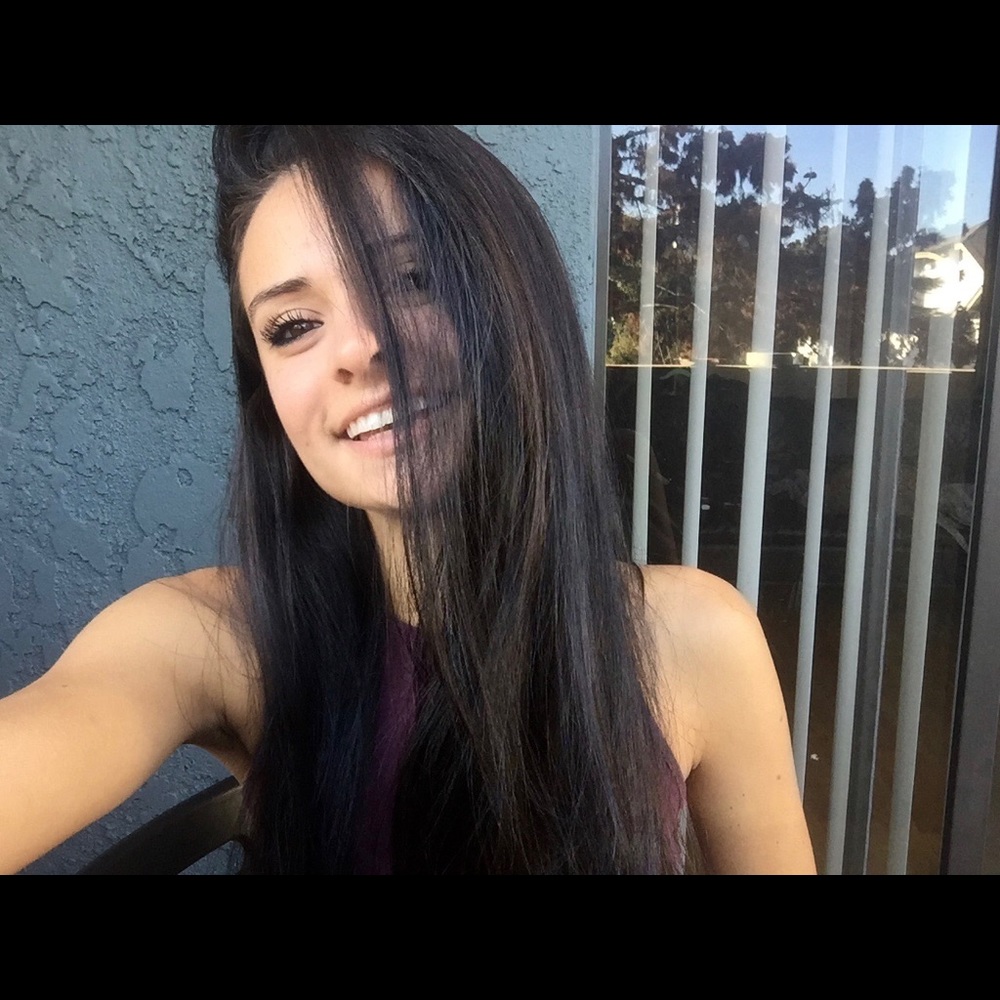 Meet your Posher, Tia